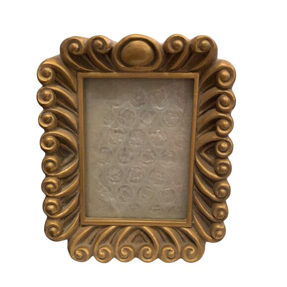 VTG Mini Picture Frame MCM Gold Resin Ornate Swirl 3x2.5 Photo Hollywood Regency - Picture 1 of 6